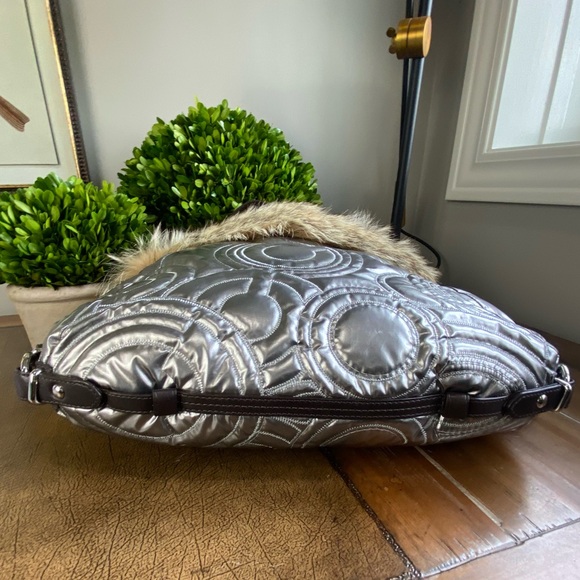 Coach XL Hampton Ski Coyote Fur Quilted Hobo Bag - Picture 11 of 16